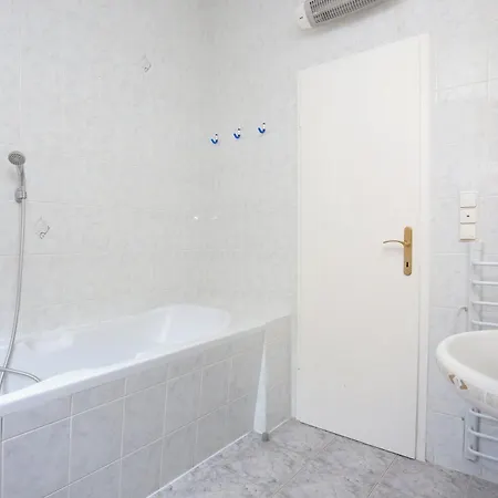 Apartment By The Sea Poljica, Trogir - 16999 *